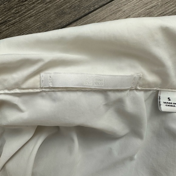 Uniqlo - White Windbreaker - Picture 4 of 4